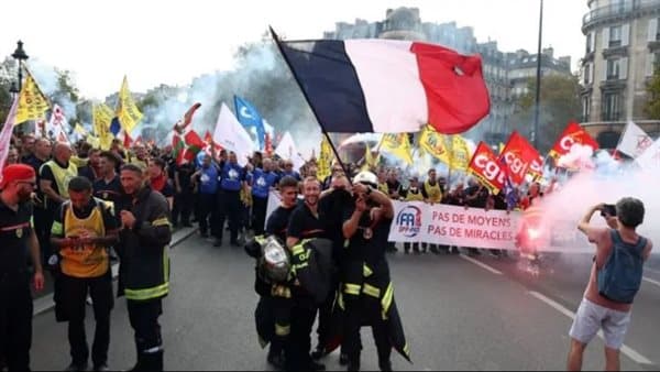 France student protests prompt teacher shortage plan