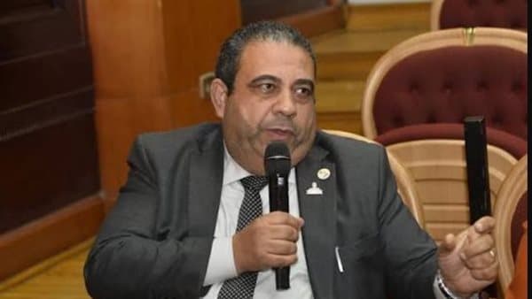 Parliament considers teacher salary hike