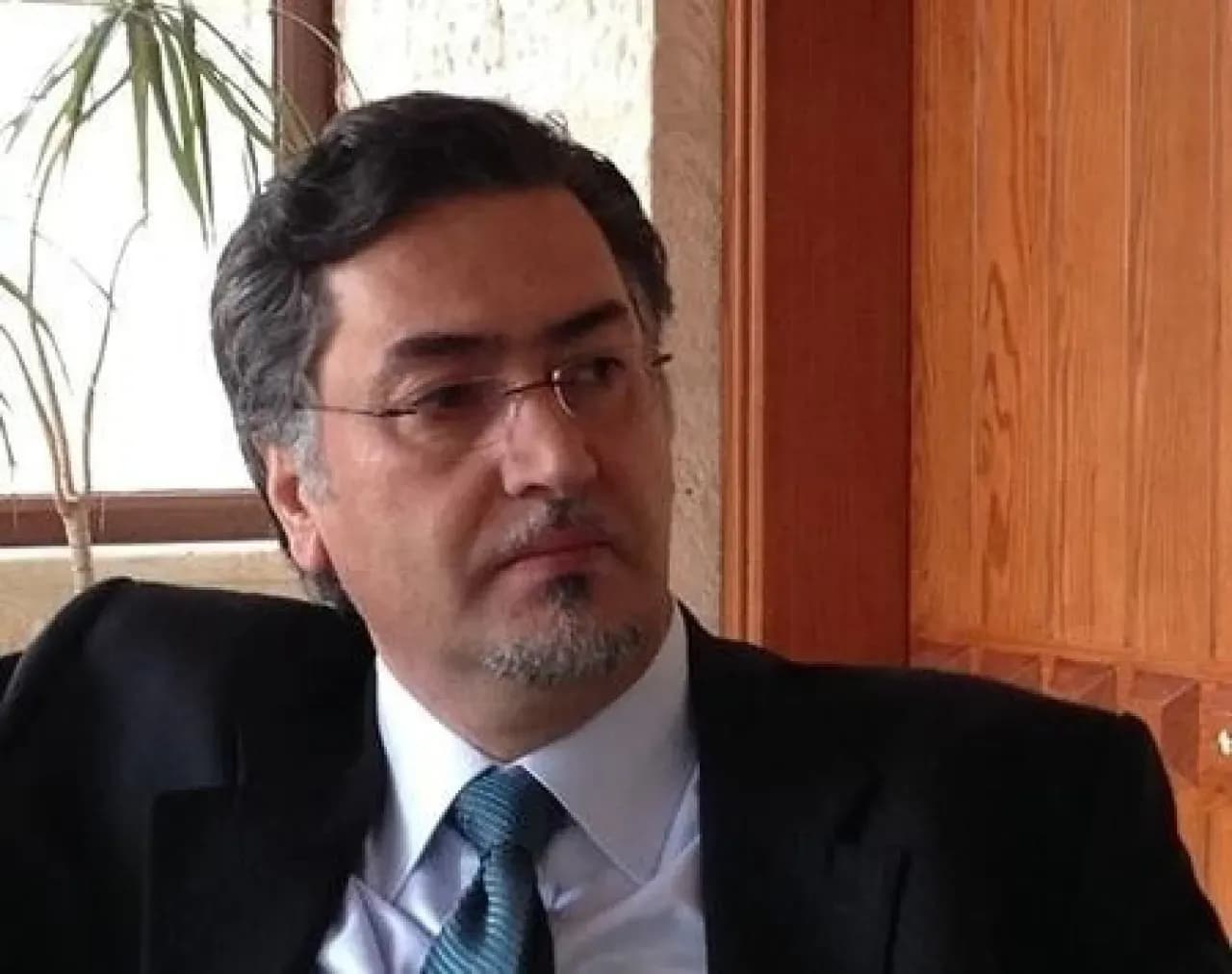 Dr. Al-Amran Al-Kallalda cautions deputies on road definitions in Real Estate Law
