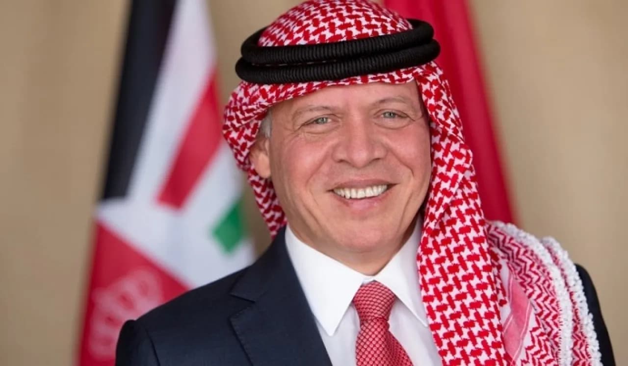 King begins UK visit