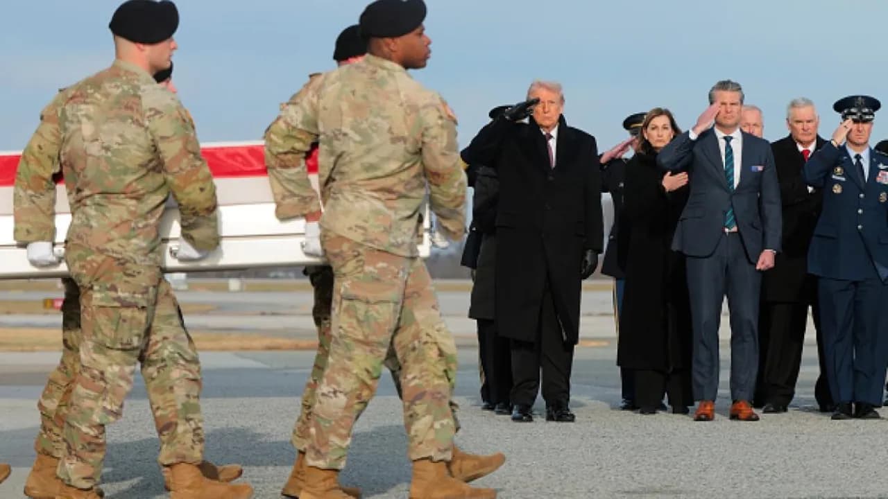 Trump visits site of fallen US soldiers in Jordan