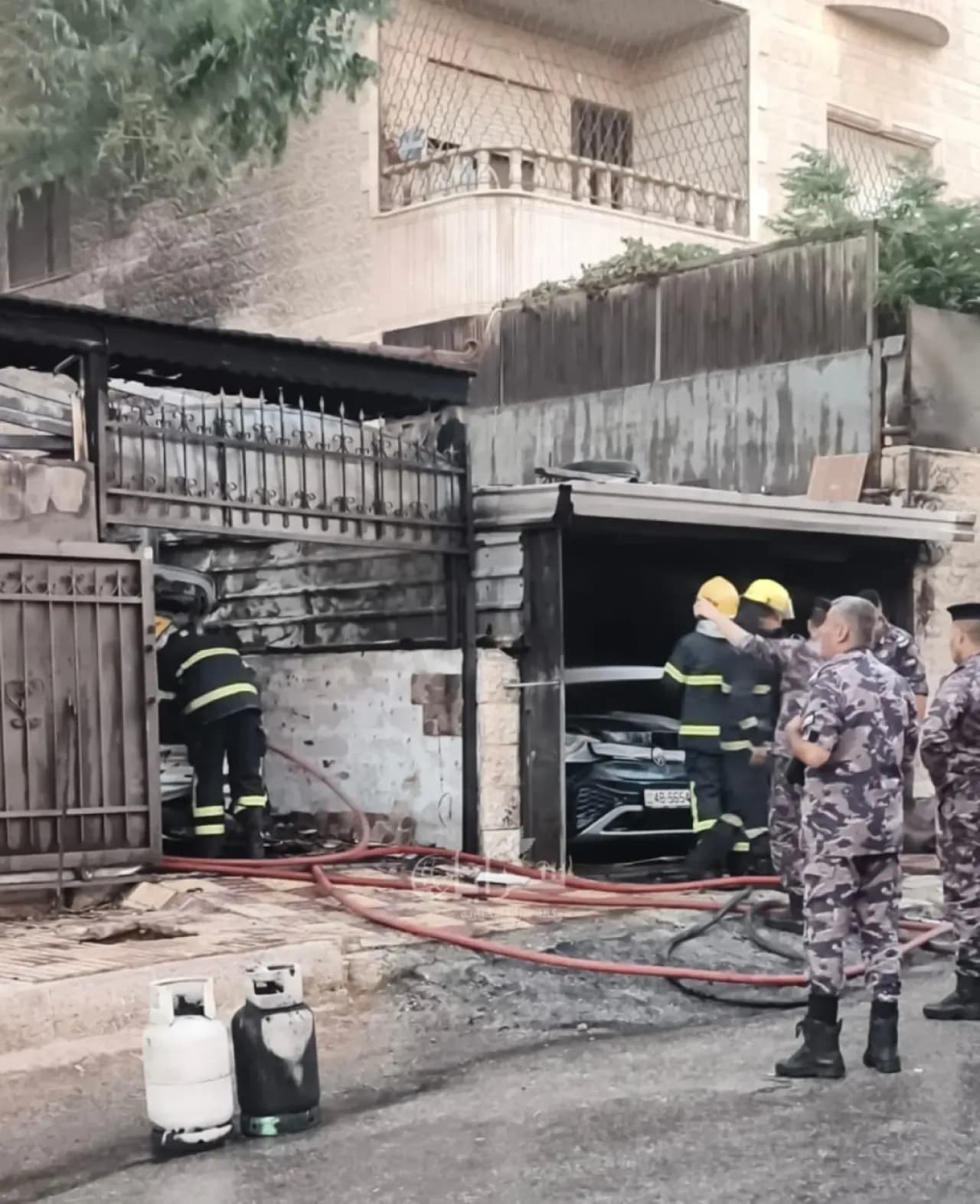 Fire destroys two electric cars in Tabrbor