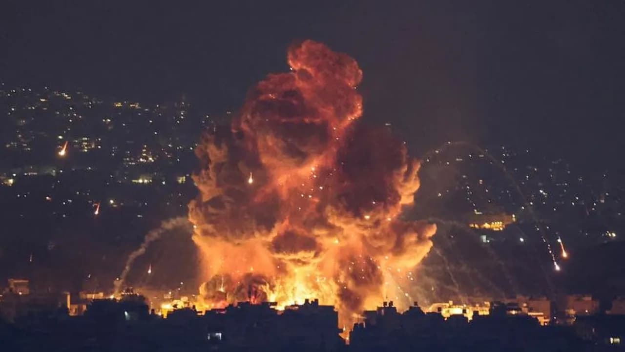 القيادة الأمريكية تبدأ ضربات ضد إيران لليلة 13