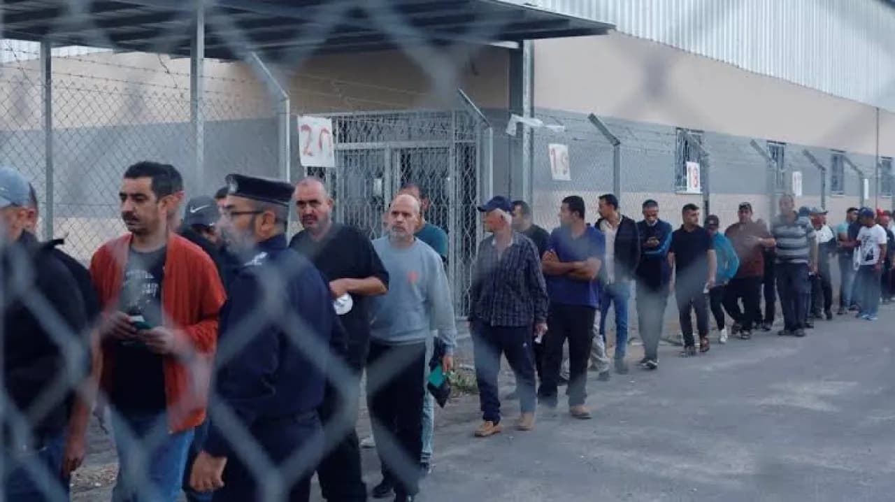 منع دخول العمال الفلسطينيين للمستوطنات