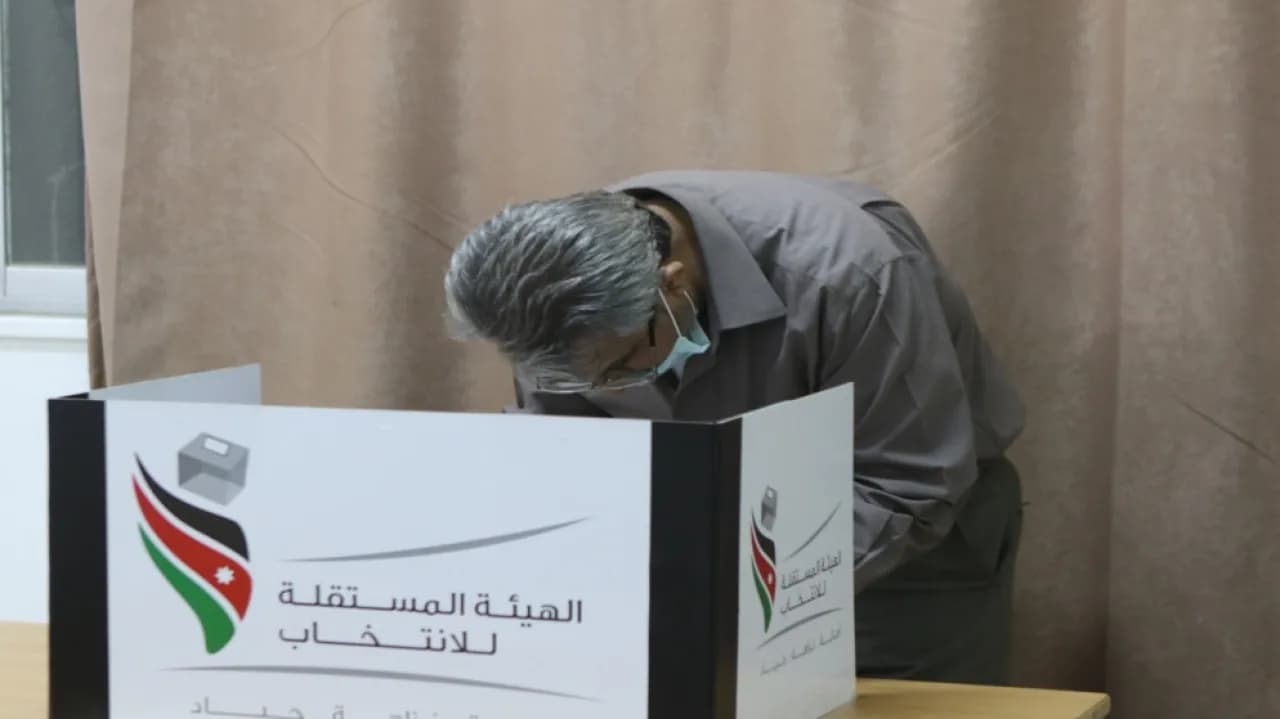 الحكومة تحدد نيسان 2027 لانتخابات الإدارة المحلية