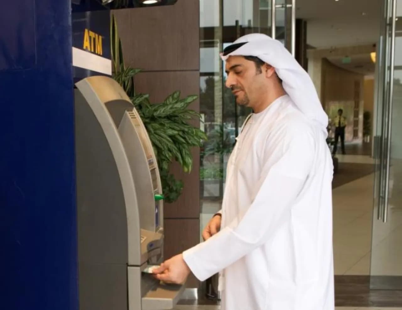 تحديات في التحويلات بين السعودية والإمارات