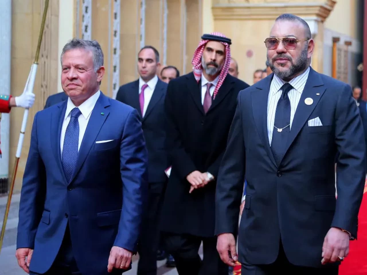 الملك يهنئ ملك المغرب بذكرى العرش