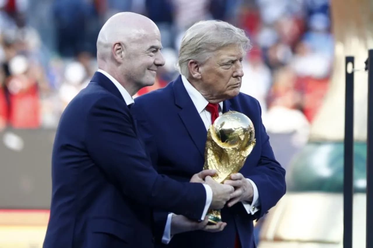 من يسعى لإنفانتينو لبيعه لكأس العالم