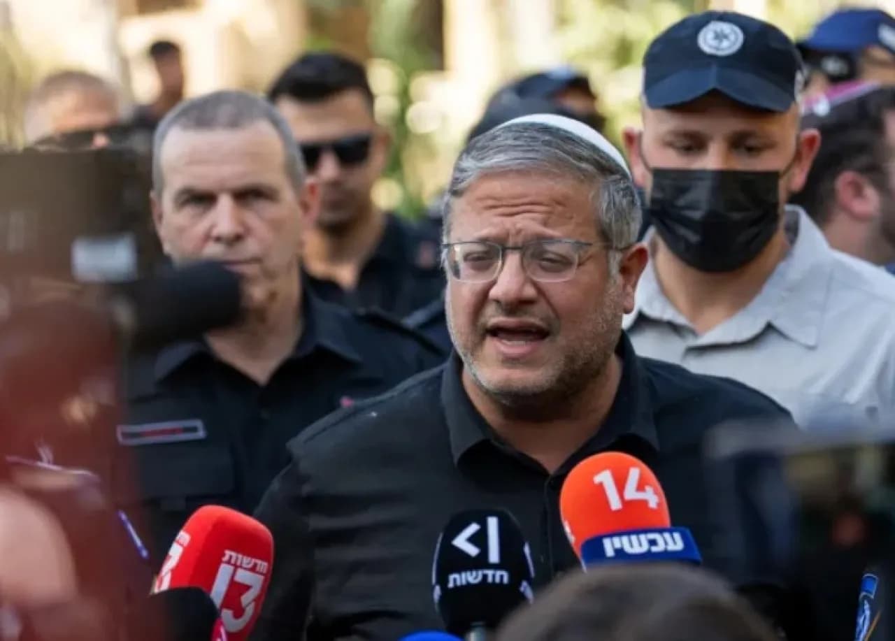 بن غفير يرد على سجينة فلسطينية