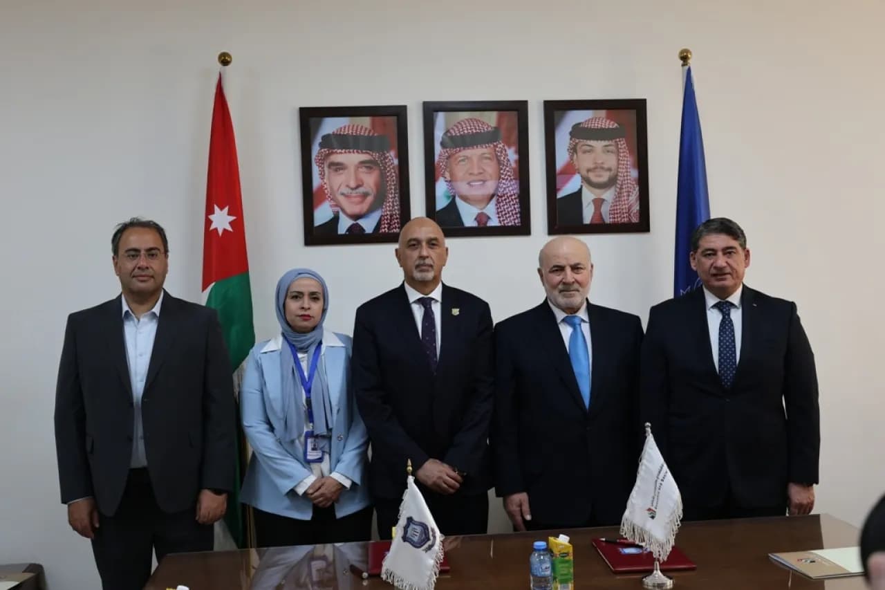 عمّان الأهلية توقع مذكرة وتستضيف اجتماع القطاع