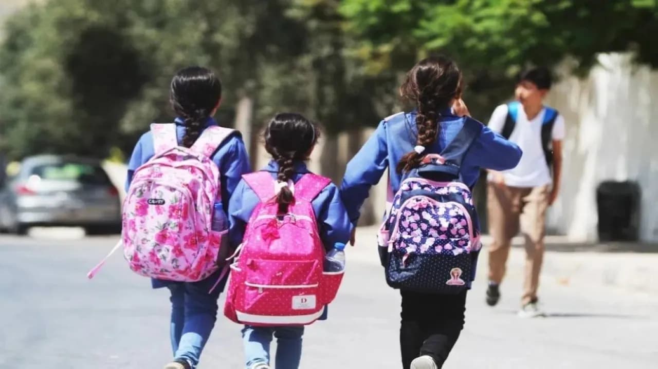 التربية تؤكد عدم تأجيل مدرسية سبتمبر
