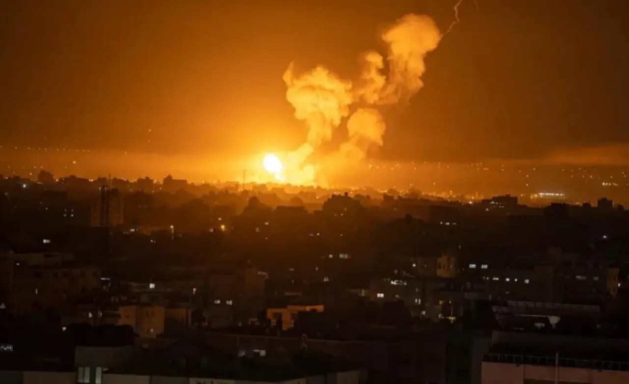 Israel halts Gaza raids