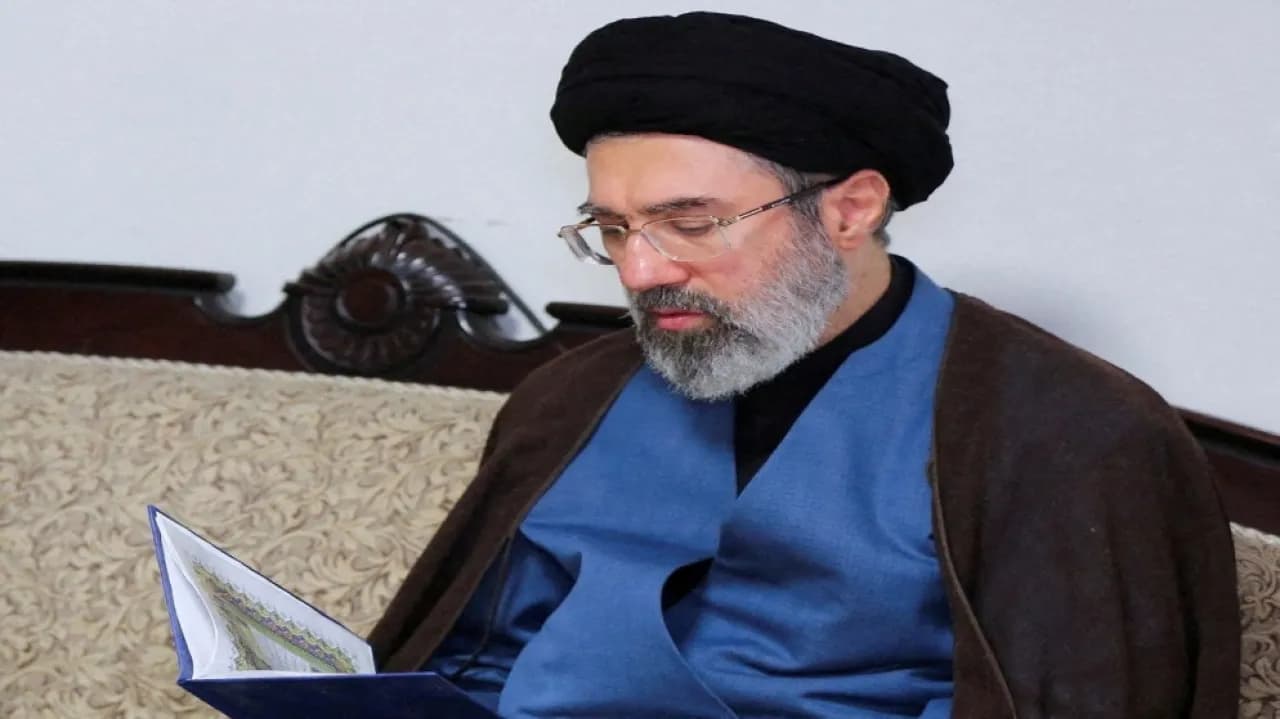 الرئيس الإيراني: صعوبة في التواصل مع خامنئي حاليا