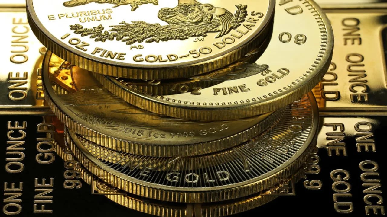 Gold approaches 10-week peak on US inflation forecast