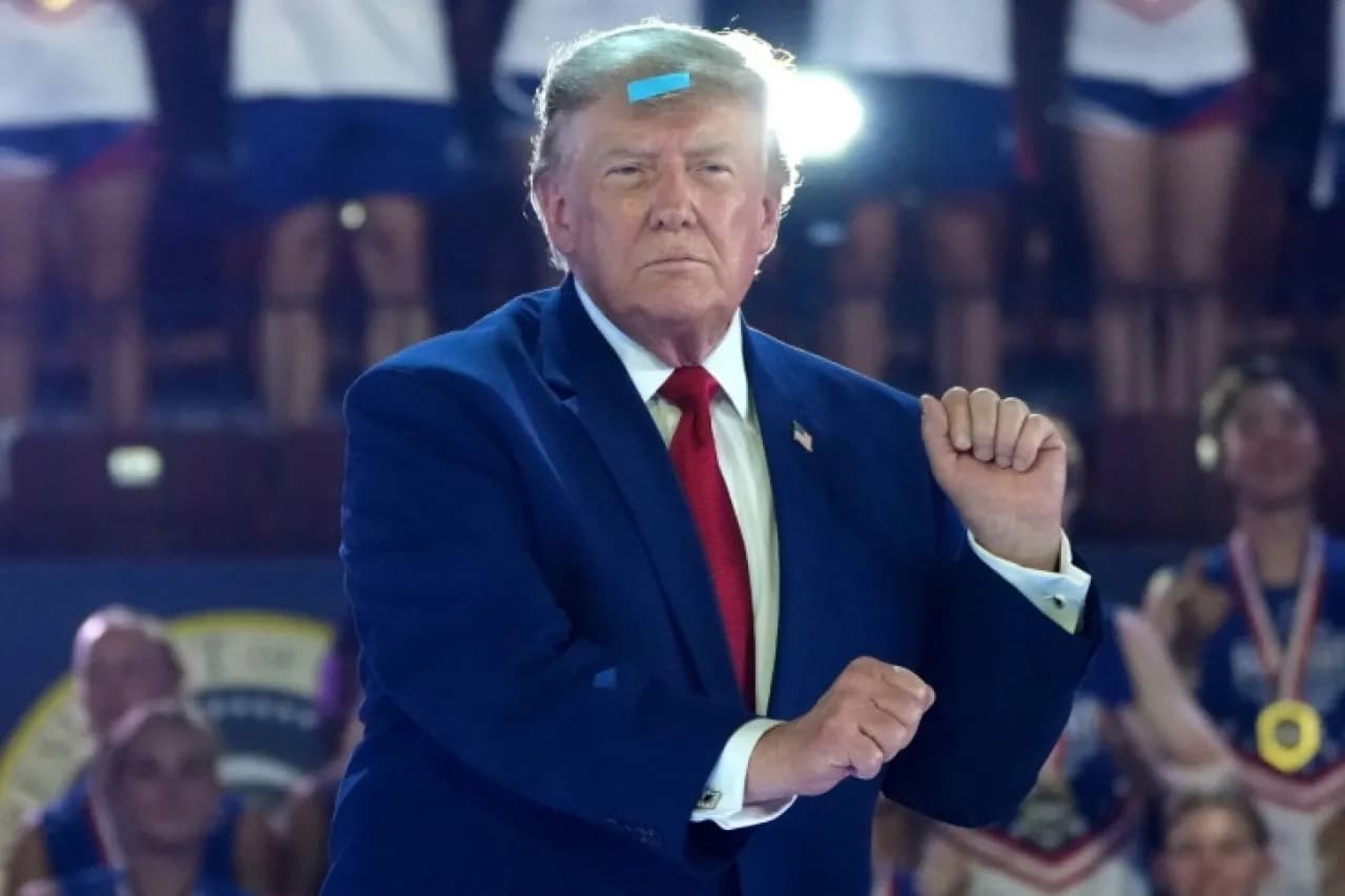 Trump maintains Iran blockade and Strait control