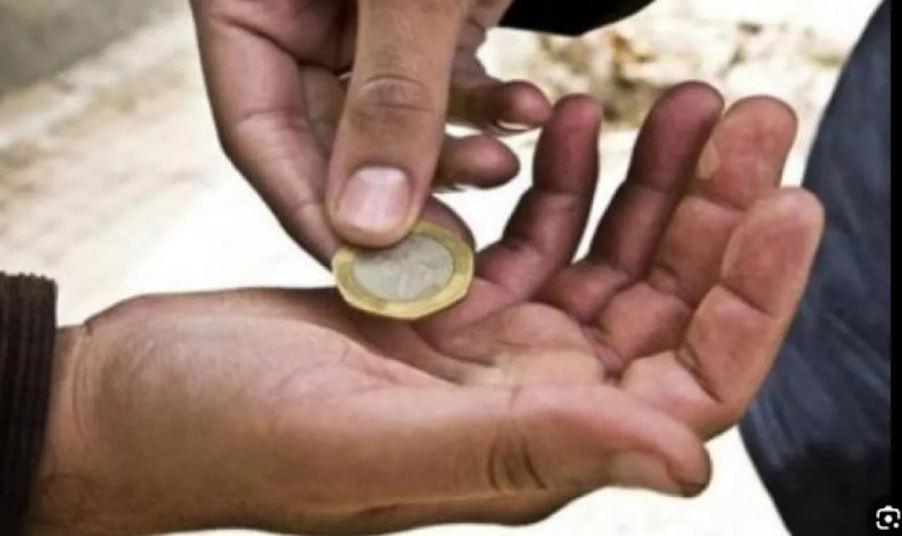 Jordan beggar with 30000 dinars killed by niece's son