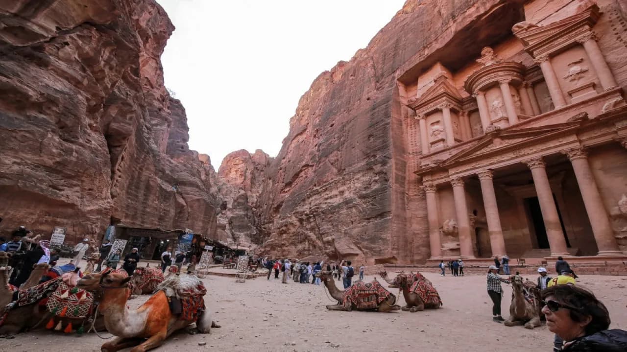 Jordan's one-day visitors rise 8.3%