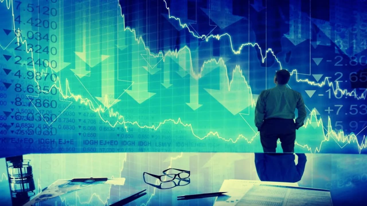 الدولار ينخفض والذهب يرتفع مع تراجع توقعات رفع الفائدة