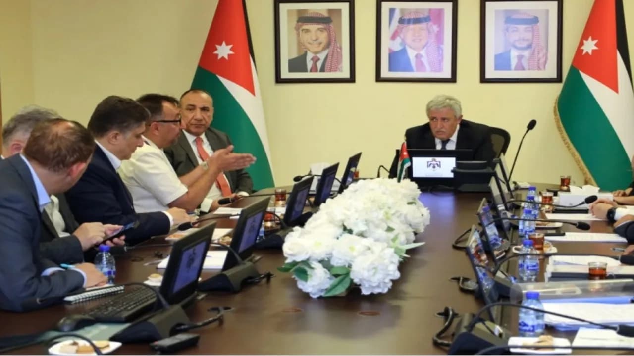 وزير النقل يدعو لترميم مباني قصر الملك المؤسس في محطة معان