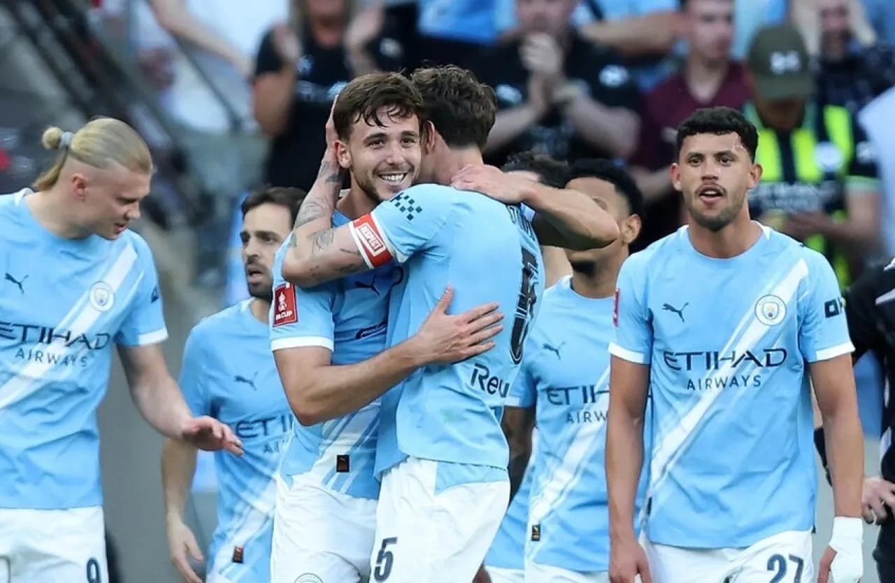 Manchester City loses fourth midfielder