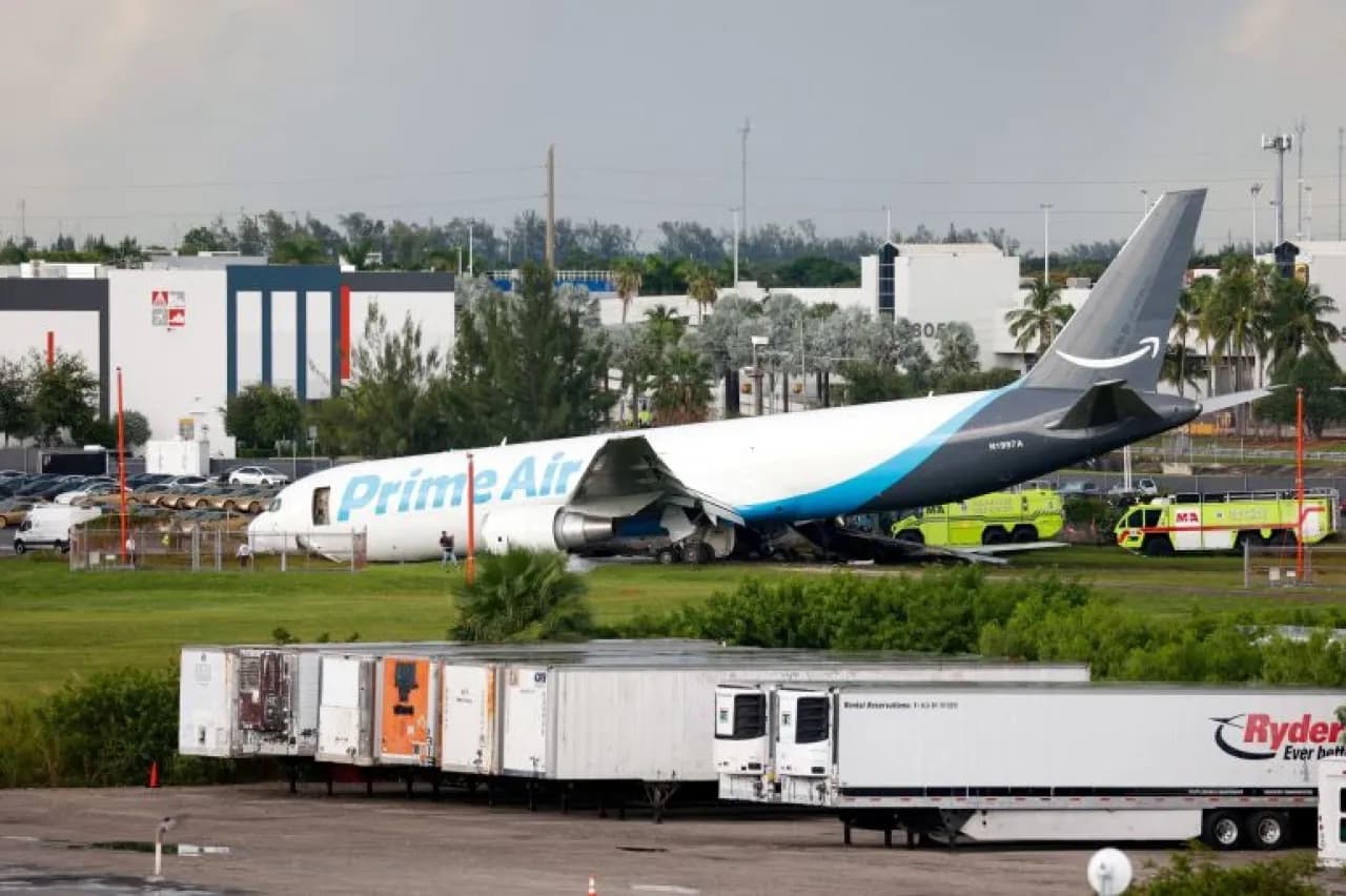 Five killed in Miami cargo crash