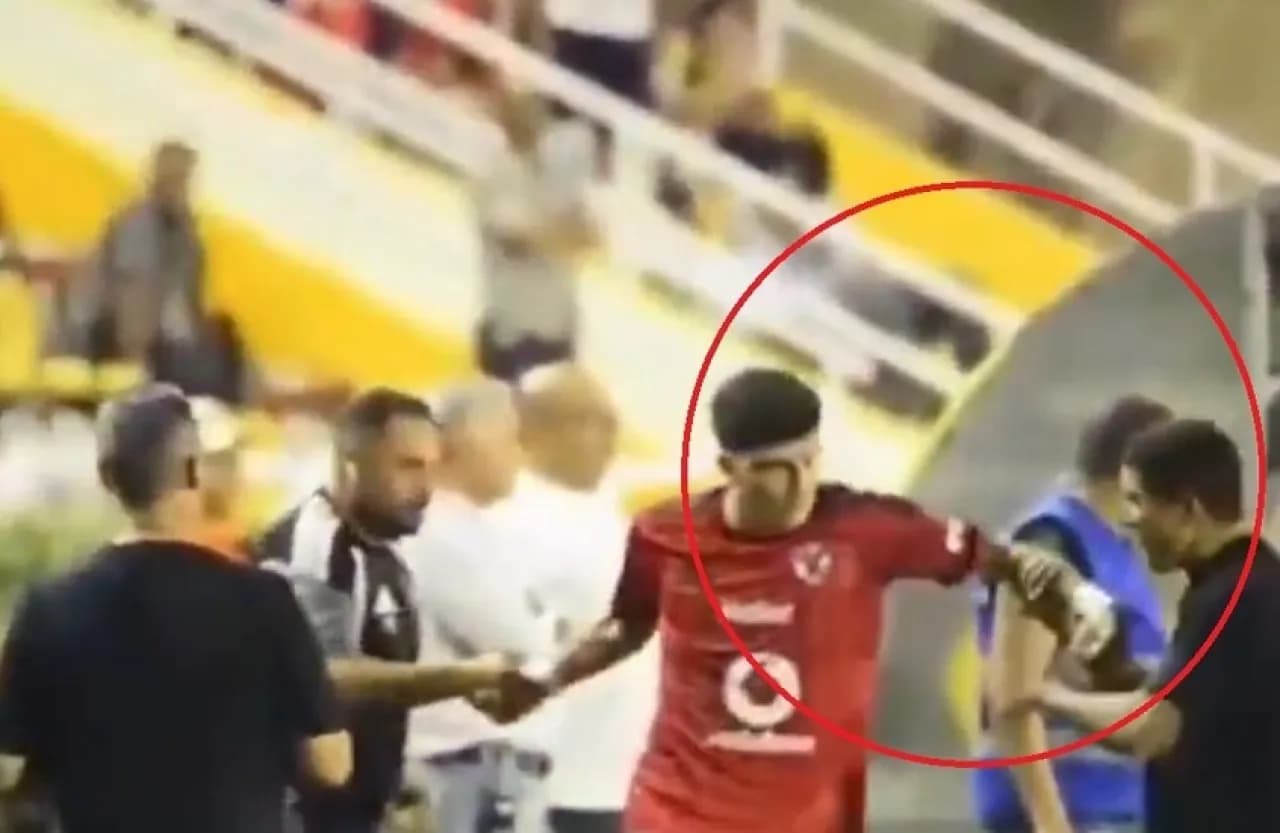 Amouta attacks Al-Ahly player