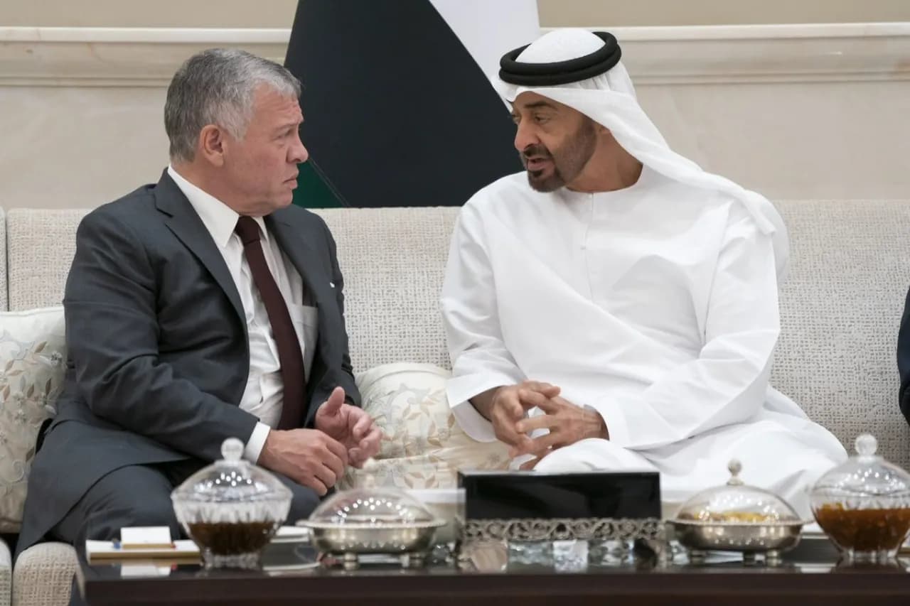 الملك يختتم زيارته ويغادر المملكة