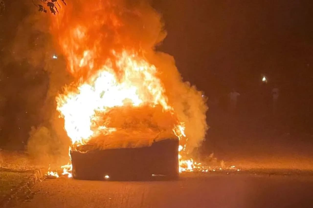 Brothers' electric cars burned in Amman