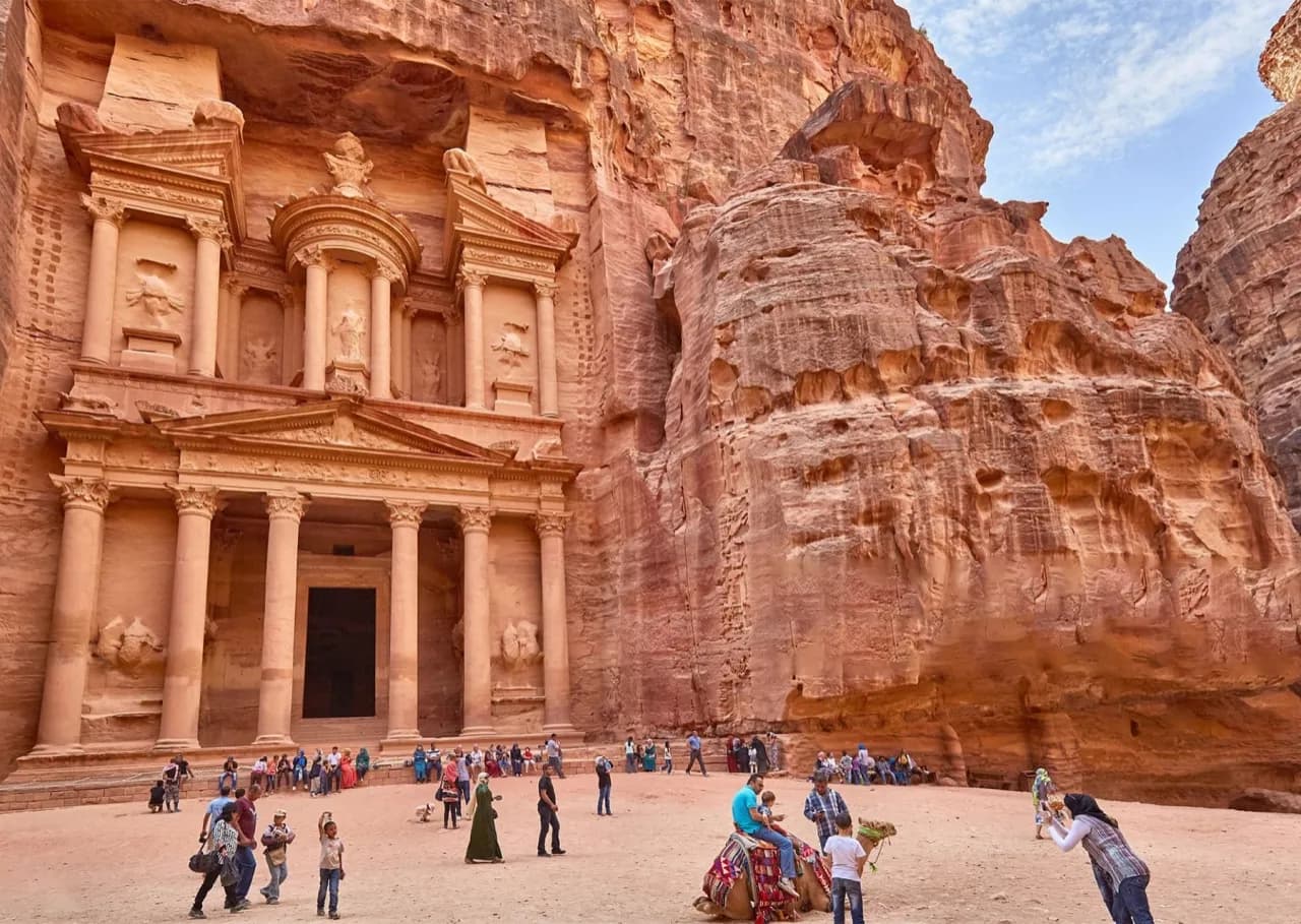 الدخل السياحي في الأردن يصل إلى 1.1 مليار دولار حتى آب