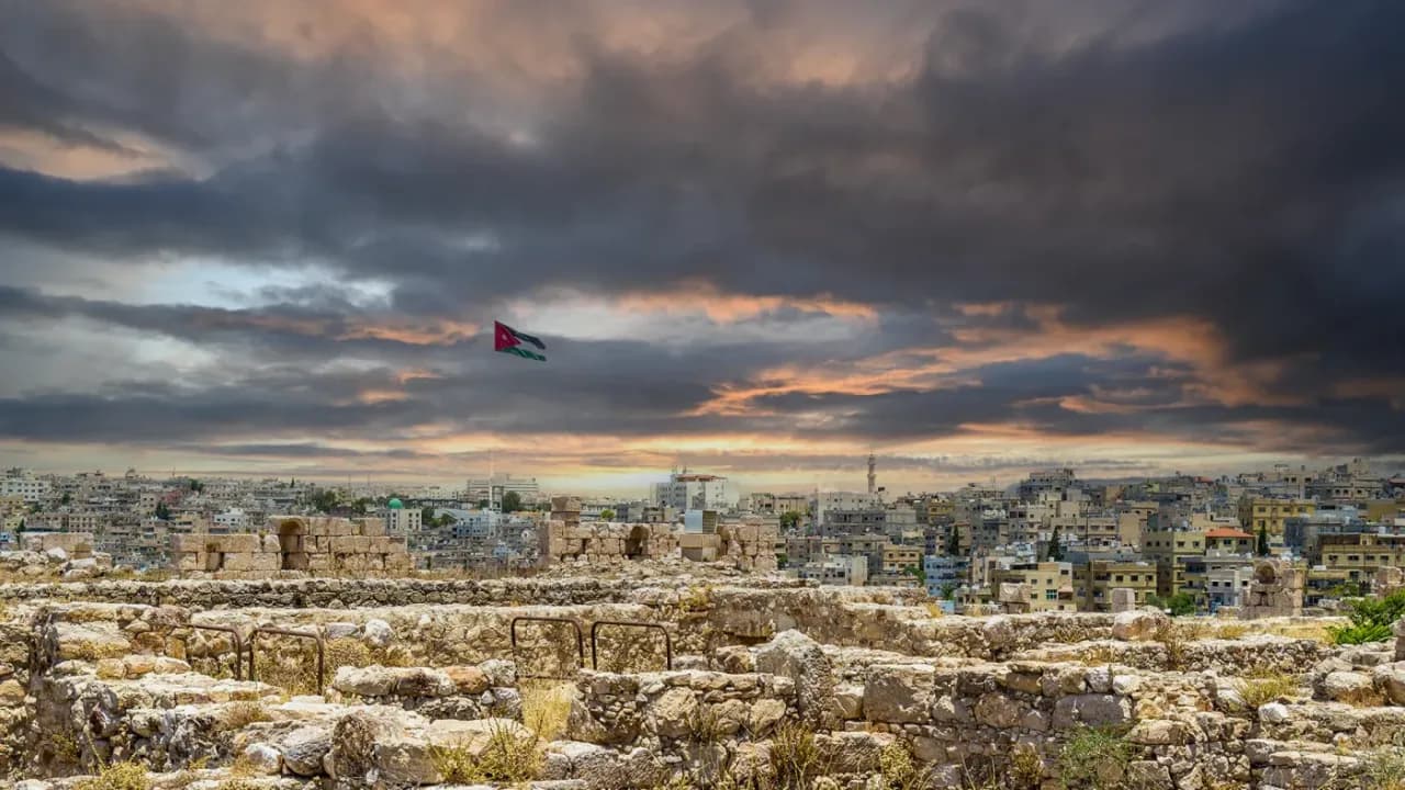 Friday brings cooler weather and dust storms in Jordan