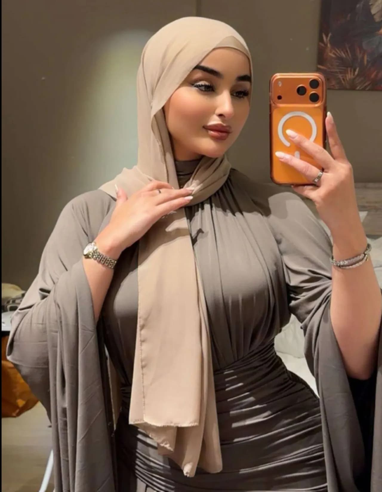 ضحى العريبي تثير الجدل في لبنان بعد فيديو من مزار سيدة لبنان