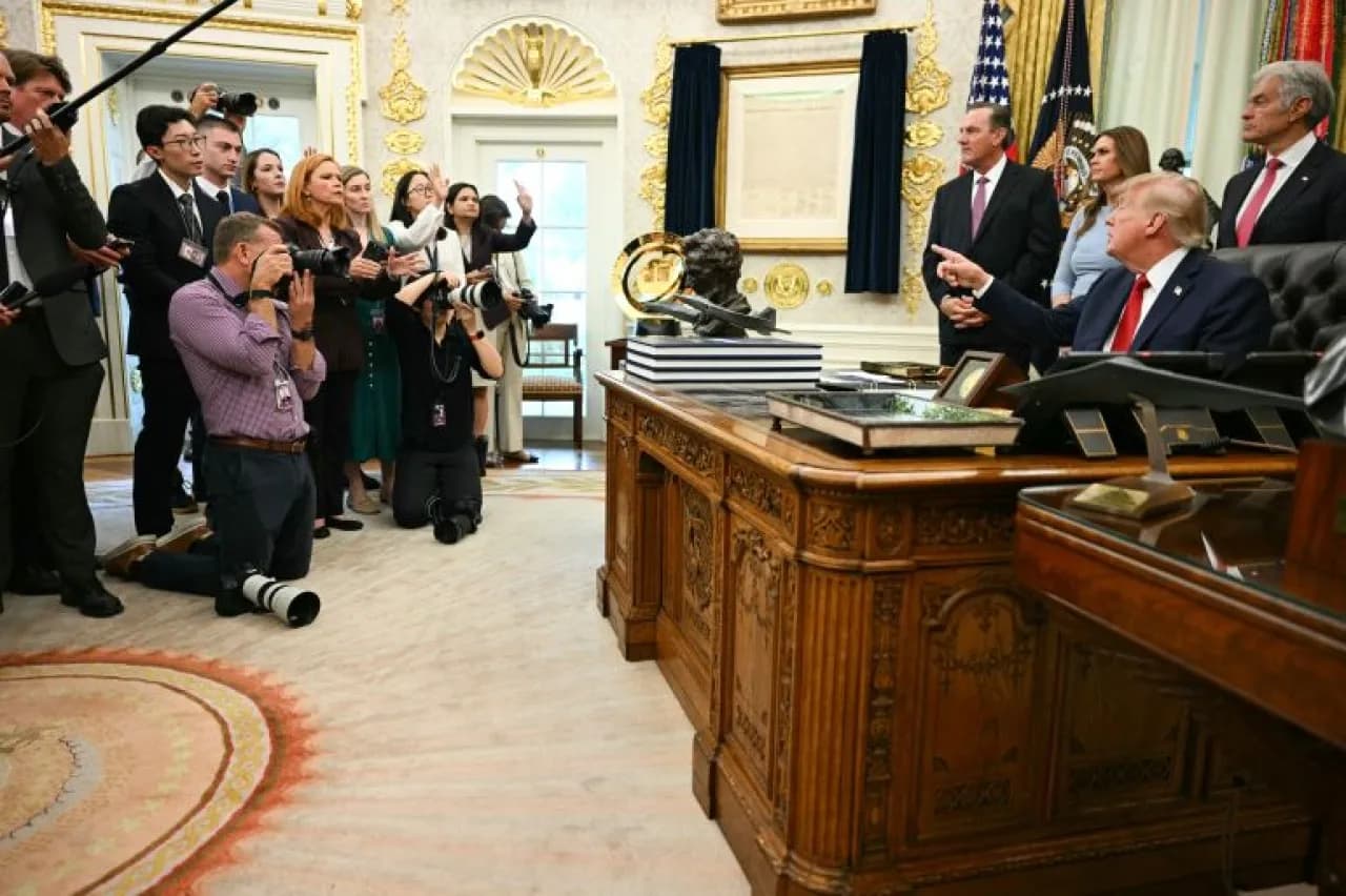 U.S. Justice Department sanctions Trump's media restrictions
