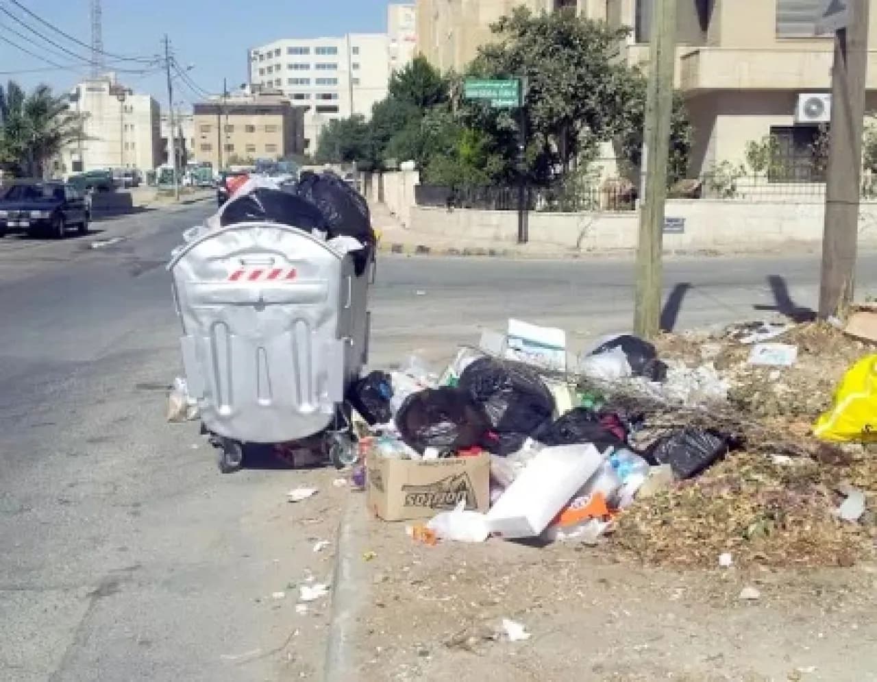 نقاش برلماني عن تدهور نظافة عمان