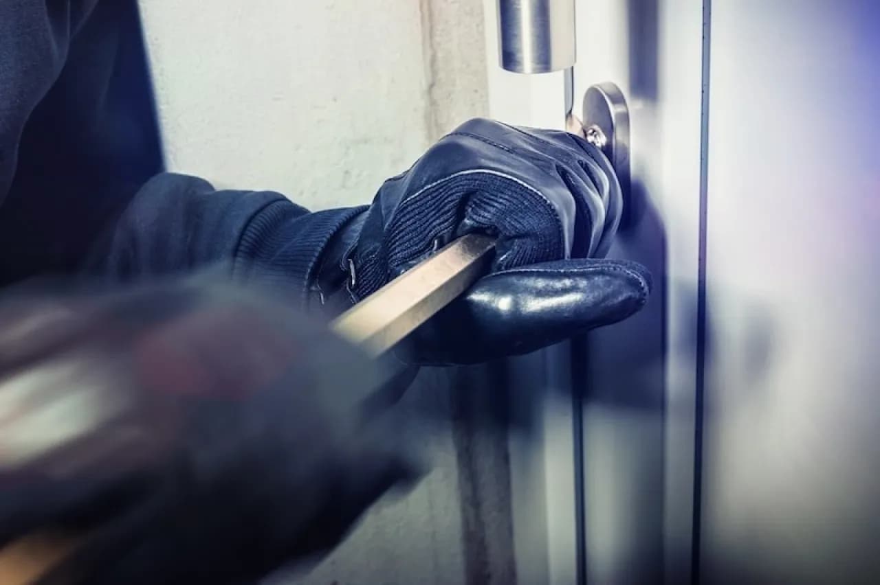 الأردن: سرقة مسجد بإربد وحكم المفاجأة