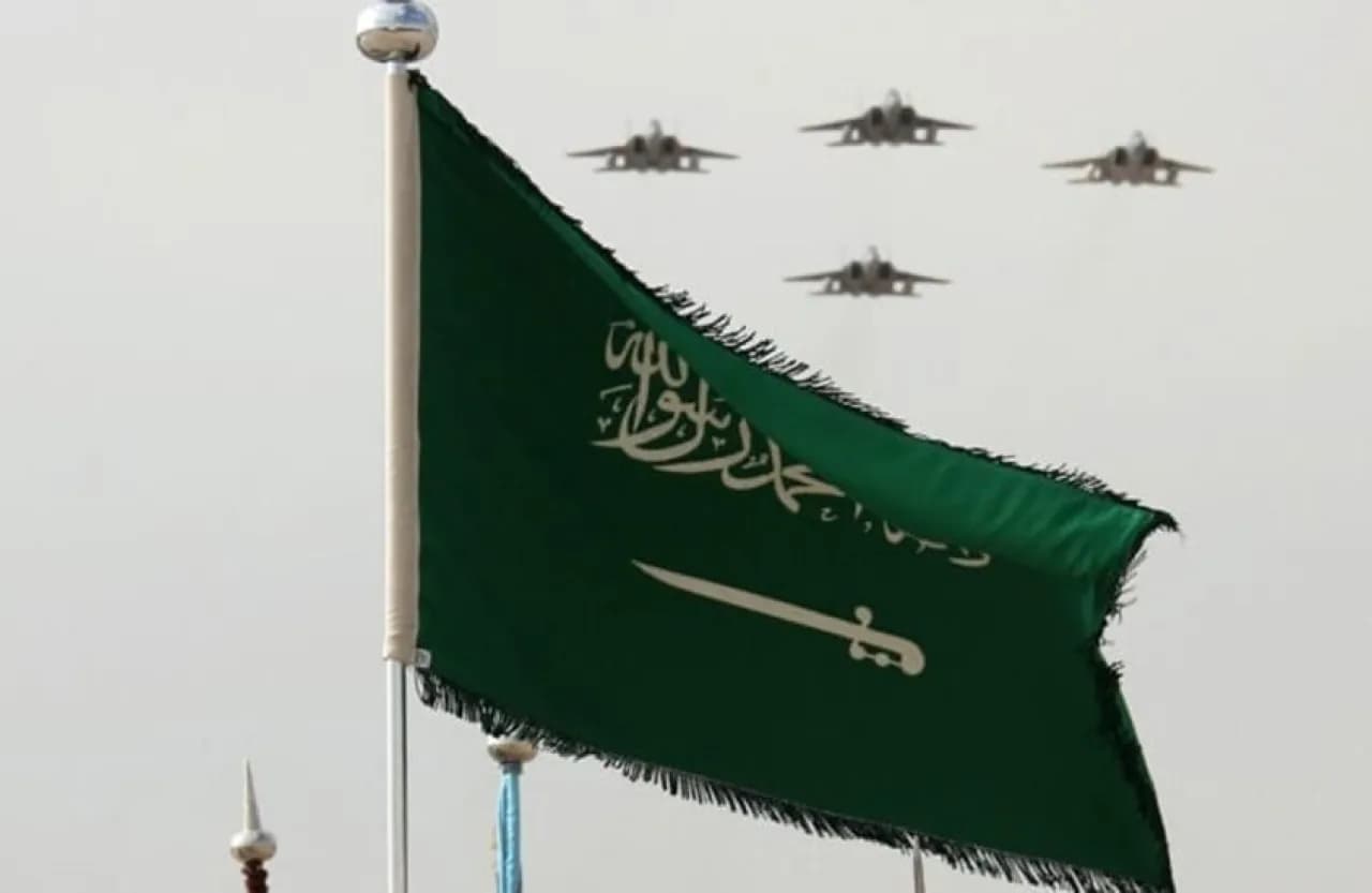 السعودية: إصابة مقيم وأضرار من صاروخ بعسير
