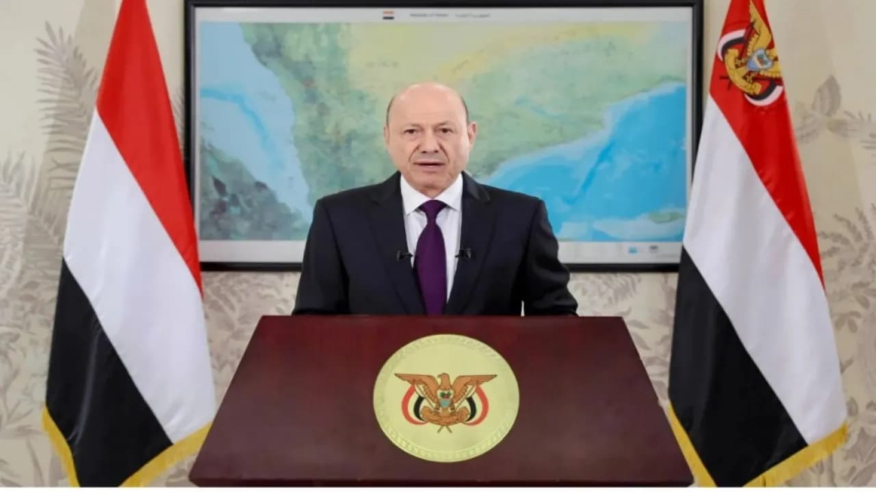 العليمي يعلن بداية عمليات لاستعادة الأراضي من الحوثيين