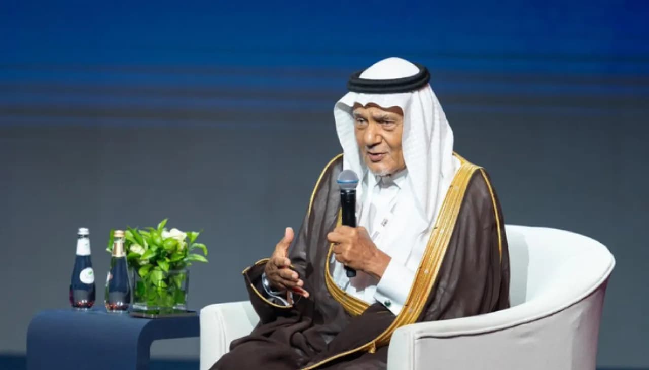 تركي الفيصل يواجه استفزازات الحوثي