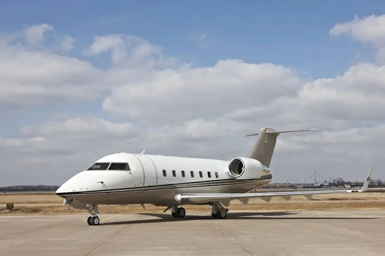Arafat Foundation denies plane is Arafat's