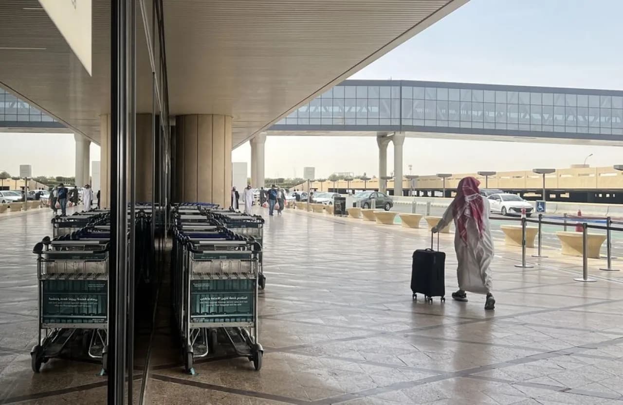 Riyadh Airport closure lasts additional day