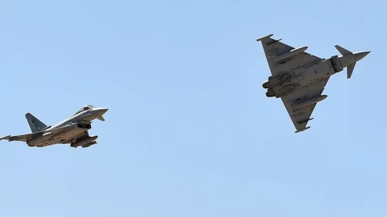 الحوثيون يعلنون إصابة طائرة سعودية