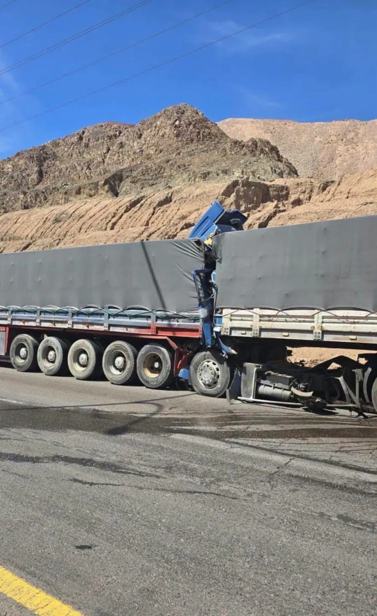وفاة إثر اصطدام شاحنتين في العقبة