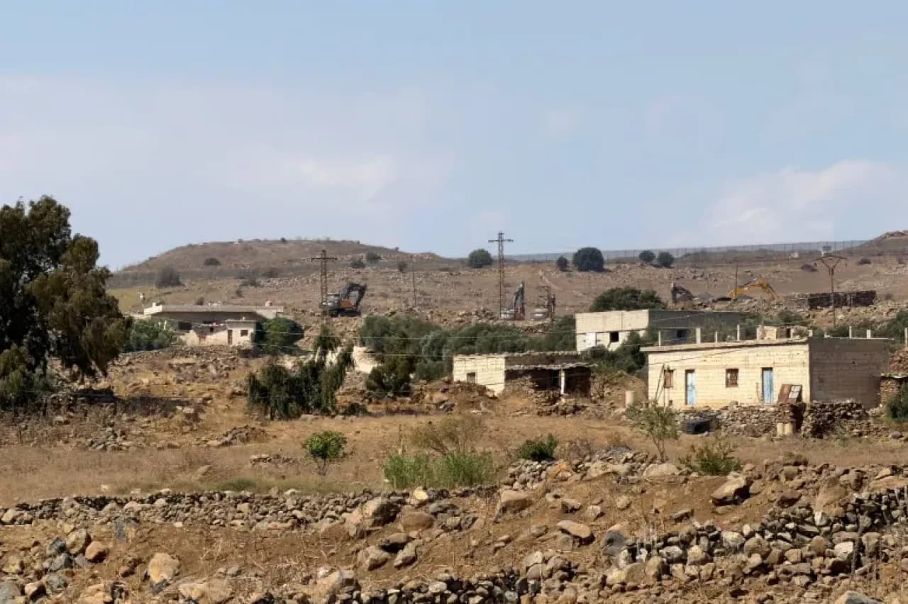Sofa 53: Israeli Project in Quneitra