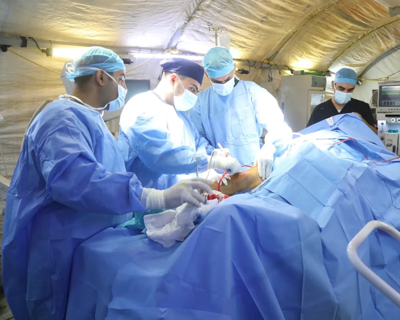 Jordanian doctors perform surgeries on Gaza injured