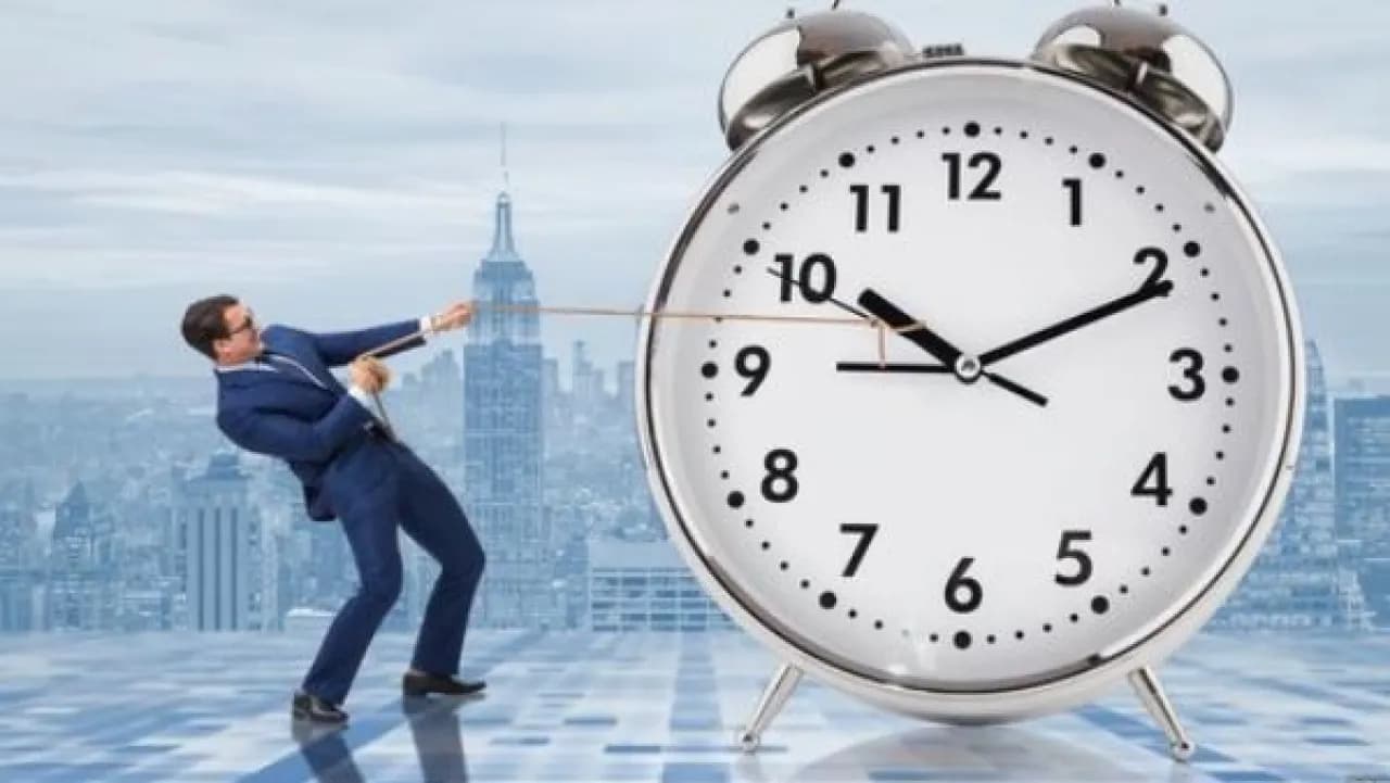 Ex-Minister Questions DST