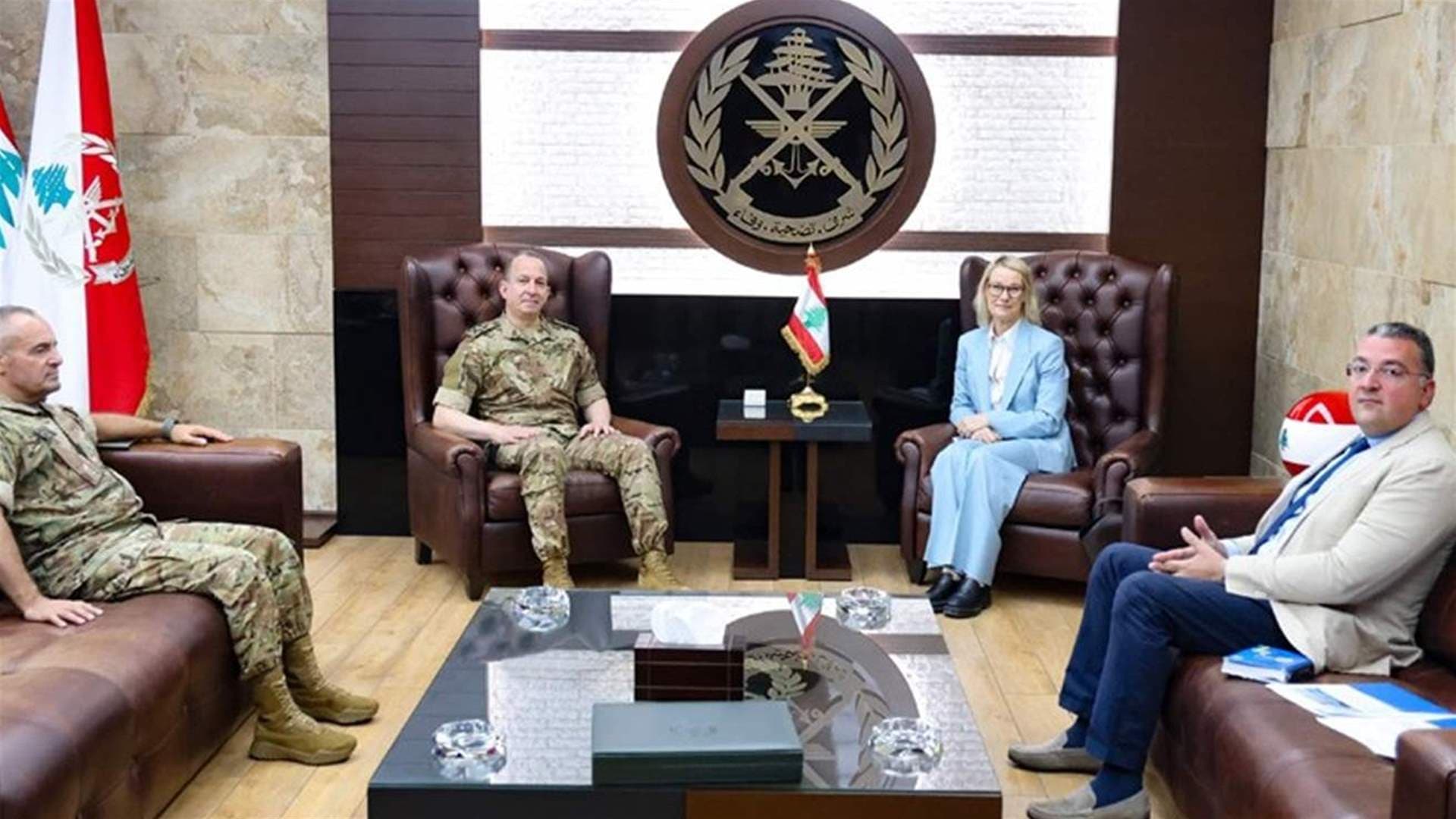 Army Commander Discusses Support Strategies with UNHCR Representative for Displaced People