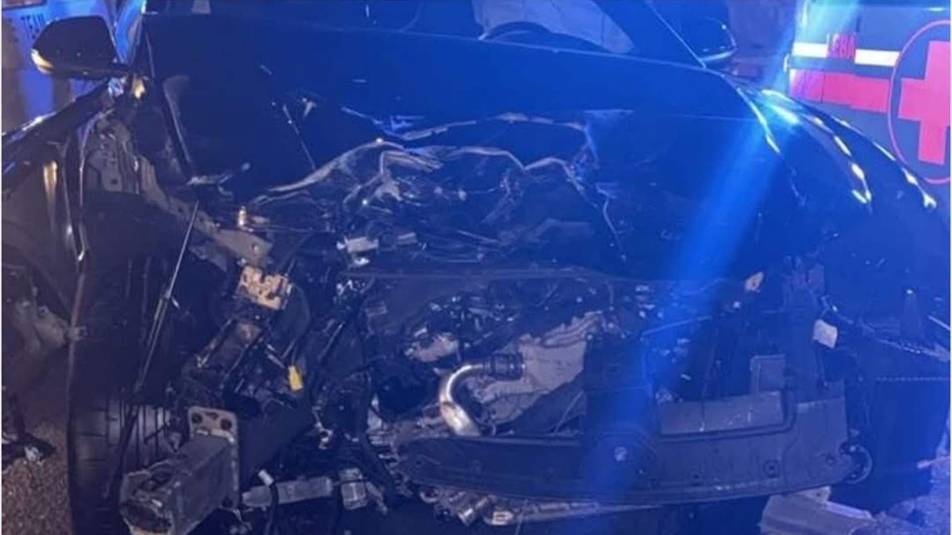 انحراف سيارة على طريق وطي الجوز واحتراق ثلاثة شباب