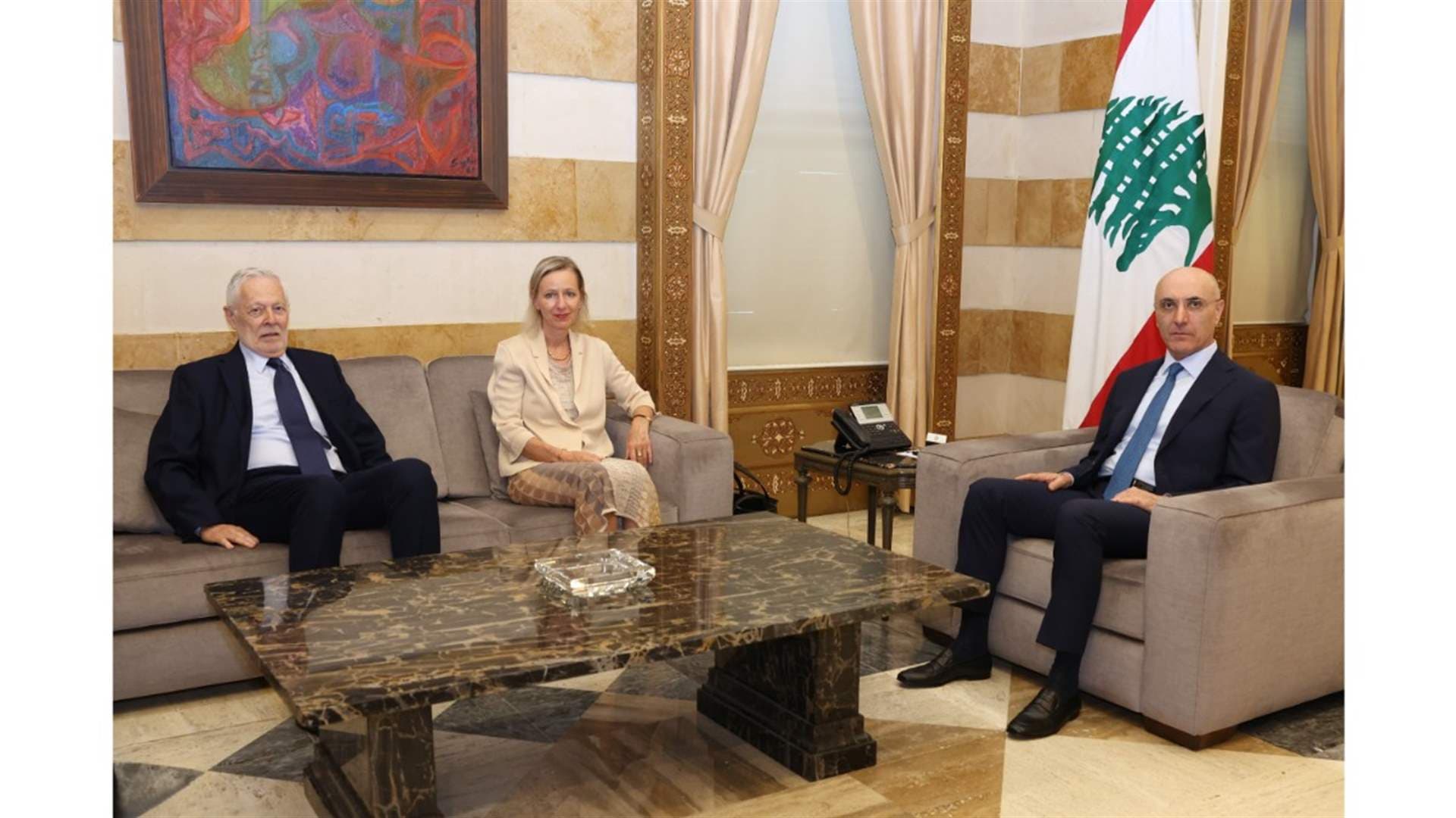 الحجار يناقش أوضاع الأونروا مع كلاوس