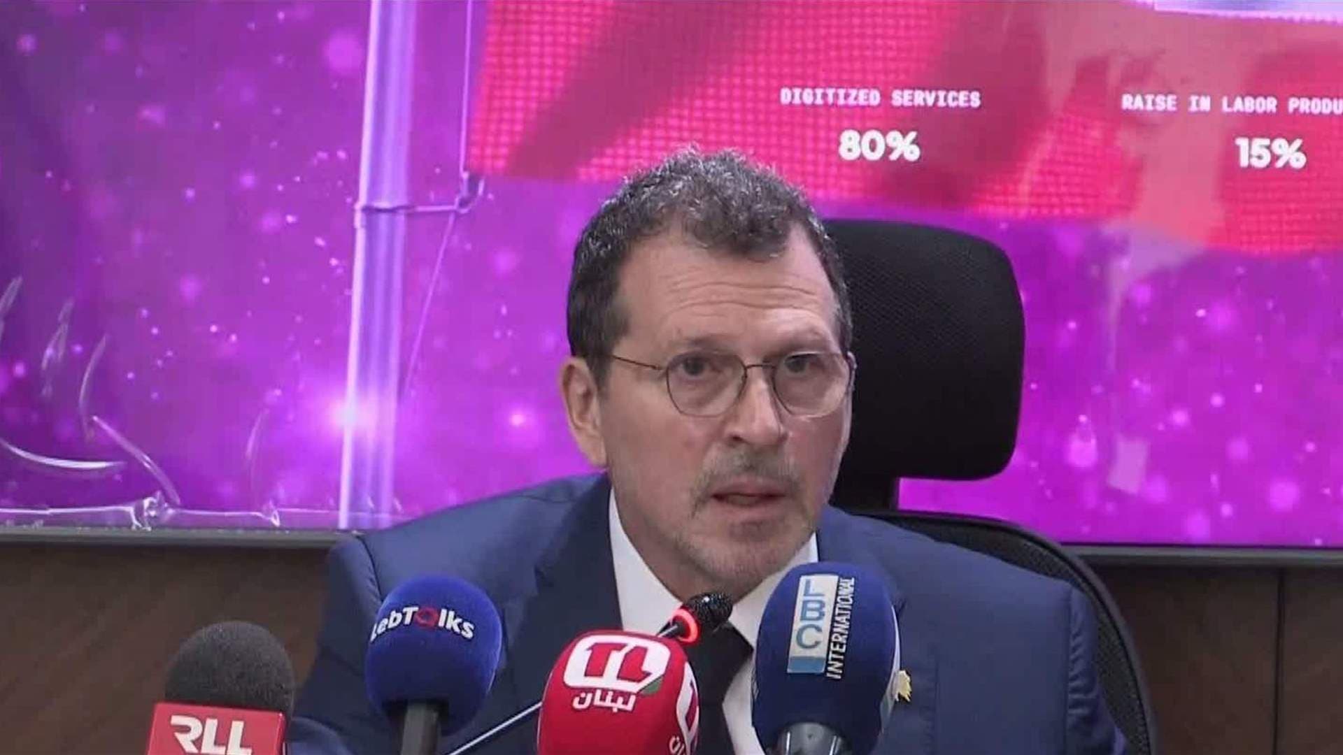 تدريب مدراء عامين على أدوات الذكاء الاصطناعي