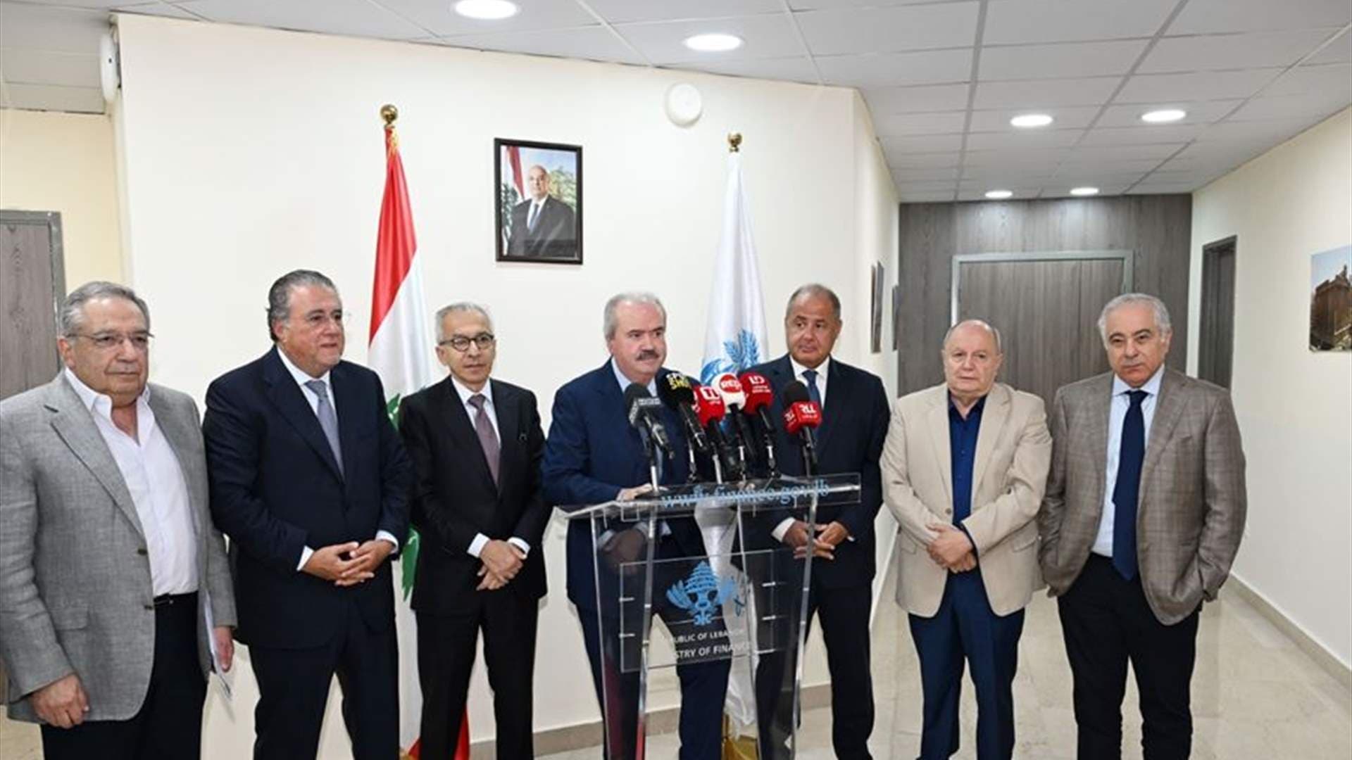 جابر يوافق على رسوم مناسبة واجتماع غدا مع رئيس الحكومة