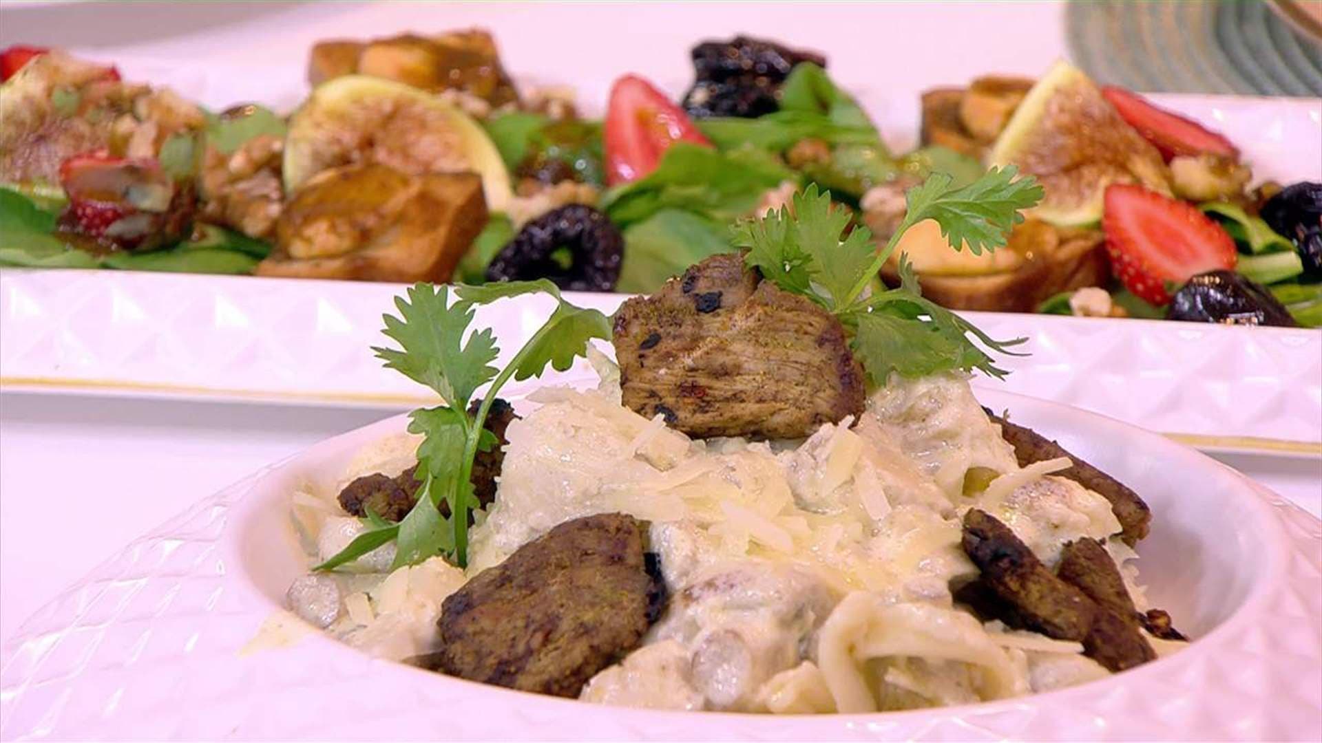Tagliatelle with beef and goat cheese salad